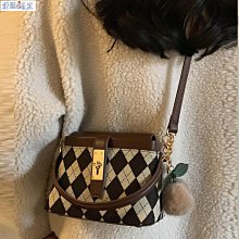 百搭ins斜挎包包女2022新款潮秋冬時尚復古小方包法國小眾腋下包 歷史價格詳細信息