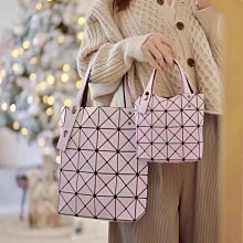 ISSEY MIYAKE BAOBAO 3X5 限量螢光彩繪塗鴉扁斜背包(綠) 廠商直送 歷史價格詳細信息