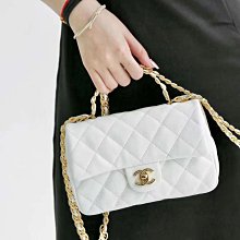 Chanel 23C新款???? 黑白棋格籌碼雙C圓形胸針 超可愛的籌碼造型 歷史價格詳細信息