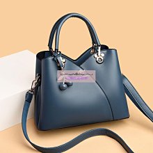 女包2022新款潮時尚百搭牛津布大容量貝殼包輕便單肩斜背包運動包單肩 斜肩 斜背 側背 肩背多用小方包包--麥包包 歷史價格詳細信息