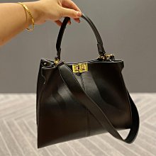 外貿新品Fendi Vintage絲絨法棍包 米蘭時裝周街拍中 單肩包斜挎包 明星日常出街也會背 『魅足時尚』 歷史價格詳細信息