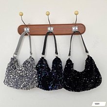 韓國連線質感全羊皮斜揹包 內有實拍影片喔❤️ 歷史價格詳細信息