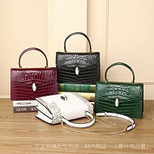 斜背包男款 工裝機能快速公文郵差包 多功能運動斜背包 磁吸背包男包 大容量防水斜背包 歷史價格詳細信息