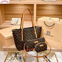 熱賣 2023新款夏季出游親子裝一家三四口紅T恤母女背帶裙子套裝情侶全家裝 精品 歷史價格詳細信息