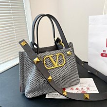 代購Valentino 男明線 V 型細節棉質 T 恤 歷史價格詳細信息