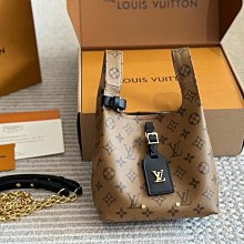 頂級秀款 絕版 日日義混血品牌 義大利製 Giuliano fujiwara 皮草連帽可拆口袋軍外套 防寒保暖全新吊牌都在69800 歷史價格詳細信息