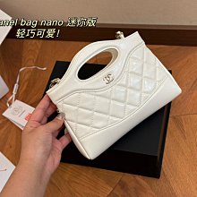 『瑤瑤代購』CHA*EL手提包 最新款 頂級貨 原單大牌 時尚百搭機場大包 保齡球菱格枕頭包托特包47HJ217 歷史價格詳細信息