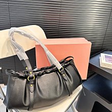 『瑤瑤代購』Miumiu小方包 最新款 頂級貨 原單大牌 時尚百搭Hobo腋下包真皮麻將包單肩斜挎包潮包42HJ441 歷史價格詳細信息