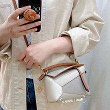 妳可以狼狽跌倒，但一定要優雅起身： 法國大齡女子快樂X自信的祕密，關於愛[二手書_近全新]6289 TAAZE讀冊生活 歷史價格詳細信息