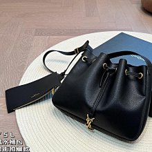 時尚抽繩水桶包夏季新款包包女大容量ins百搭小眾軟皮單肩斜背包--麥包包 歷史價格詳細信息