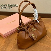 『瑤瑤代購』Miumiu小方包 最新款 頂級貨 原單大牌 時尚百搭Hobo腋下包真皮麻將包單肩斜挎包潮包42HJ441 歷史價格詳細信息