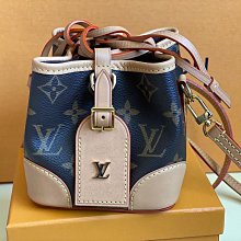 新款 L  V 全鑽戒指時尚簡約鈦鋼情侶-鴻運飾品 歷史價格詳細信息