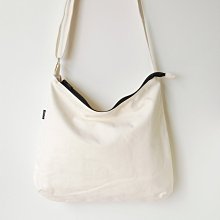 【里樂@ LeaThER】日系純色收納包 化妝包 帆布包帆布袋筆袋 衛生棉包  巧 732 歷史價格詳細信息