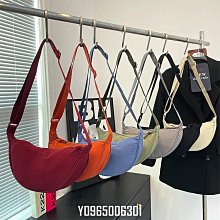 書包女小學生尼龍漸變雙肩包2022新款輕便時尚大容量初中生背包女 歷史價格詳細信息