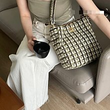 ohan*24c復古托特腋下包 手機也可以放得下，超級推薦姐妹們快沖沖沖！！ （17.5*20*5cm） 歷史價格詳細信息