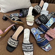 DIOR 新款鎏金蝴蝶CD珍珠胸針 這壹期的蝴蝶美得像藝術品般的存在 歷史價格詳細信息