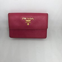 PRADA紅色皮草羽絨衣、尺寸42號。隨附一條同材質的口袋腰帶～請先詢問是否售出⛔️不要直接下標謝謝 歷史價格詳細信息