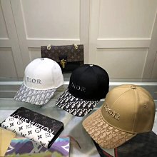 【熱賣精選】DIOR *高純棉暗絲絨皮邊軍帽報童帽頭圍:5758cm材質:%絲絨高級，做工精細，裁剪 歷史價格詳細信息
