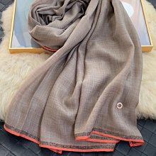 LORO PIANA 意大利優雅經典時尚品牌歐洲富豪名媛貴婦必備最愛 85萬羊毛 Cashmere大衣大型紙袋 歷史價格詳細信息