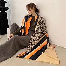 韓國仿羊絨空調披肩外搭網紅斗篷秋冬新款小眾復古格子保暖圍女 歷史價格詳細信息