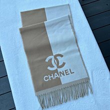 CHANEL 香奈兒 新款漸層滿版字母LOGO流蘇圍巾 (米色) 歷史價格詳細信息