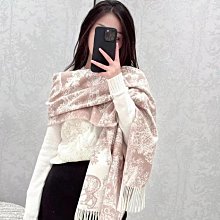 新款上架Di迪家圍巾面料！這么大比重的羊絨真的超級少見！手感柔軟細膩尺寸達到140*140！整體是雙面織明星大牌同款 歷史價格詳細信息