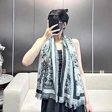 新款上架Di迪家圍巾面料！這么大比重的羊絨真的超級少見！手感柔軟細膩尺寸達到140*140！整體是雙面織明星大牌同款 歷史價格詳細信息
