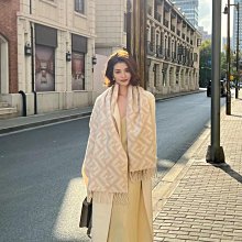 尺寸很大的 清代白底青老翡翠蝶戀花發簪段 工藝精美 陽綠干凈清爽 恢老件 翡翠 收藏 古玩【二手】【祈福閣】-1977 歷史價格詳細信息