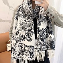 新款上架Di迪家圍巾面料！這么大比重的羊絨真的超級少見！手感柔軟細膩尺寸達到140*140！整體是雙面織明星大牌同款 歷史價格詳細信息