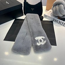 新款上架cha香家圍巾看就很高級的感覺！要知道這類貨也只有少量生產，也是監控超級嚴格流出來的數量極少手快有手慢無size：30*180cm羊絨明星大牌同款 歷史價格詳細信息