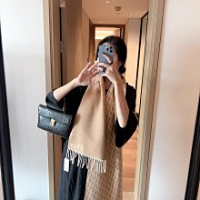 新款上架Di迪家圍巾面料！這么大比重的羊絨真的超級少見！手感柔軟細膩尺寸達到140*140！整體是雙面織明星大牌同款 歷史價格詳細信息