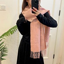 新款上架L馿圍巾字工藝這樣的好東西錯過實在可惜 尺寸：180*35明星大牌同款 歷史價格詳細信息