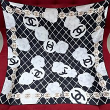 【山茶花的綻放】&hearts;流行款鏤空玫瑰花語鋼針耳環花朵金屬亮鑽耳釘-(金邊黑) 歷史價格詳細信息