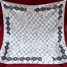 【山茶花的綻放】&hearts;流行款鏤空玫瑰花語鋼針耳環花朵金屬亮鑽耳釘-(金邊黑) 歷史價格詳細信息