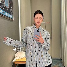 Hermes 這款飯盒包帆布的材質不壹樣，帆布的質感強，又耐用，經緯紗均用多股線交織，這款包采用的是粗帆布，使得織物堅牢耐折 歷史價格詳細信息