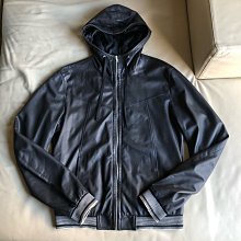 [品味人生]保證正品 Dolce & Gabbana  白底黑邊 背心 size  50 歷史價格詳細信息