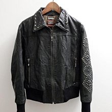 GUESS 美國版型 Guess 經典LOGO款 男生圓領短T 男女可穿 黑金 現貨 T恤 歷史價格詳細信息