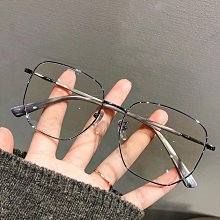 新款 文藝風復古金西洋復刻系胸針小眾設計別針胸花西裝大衣配飾 歷史價格詳細信息