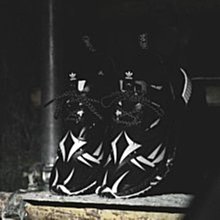 紐約 特殊 老金塗 老木框 畫框  . 可自行入鏡 有些小傷 不影響使用 . 102.5/90.5 歷史價格詳細信息