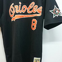 M&N 海盜隊球員 Roberto Clemente 紀念版球衣 收藏釋出 歷史價格詳細信息