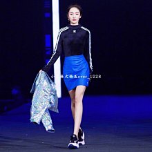 *昕衣屋*轉賣adidas愛迪達男生 CNY黑色長袖連帽上衣GP1839-M 歷史價格詳細信息