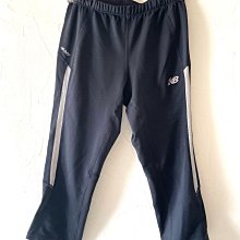 二手NEW BALANCE專櫃墨綠色男童長袖厚刷毛上衣連帽尺寸140 歷史價格詳細信息