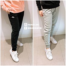 【豬豬老闆】NIKE SPORTSWEAR 黑橘 串標 斜肩包 側背包 隨身小包 腰包 BA5904-010 歷史價格詳細信息