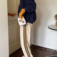 Air麗人穿搭&休閒復古彩帶寬邊帶小方包PU皮革原宿側背包斜背包單肩包包裹包小包情侶包男女 款 歷史價格詳細信息