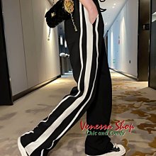 VENESSA~ 新款 撞色拼接 精緻重工刺繡 高質感醋酸絲 小立領棒球夾克外套 (T1421) 歷史價格詳細信息