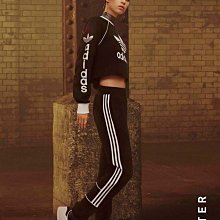 ADIDAS ORIGINALS 三葉草 口袋 運動短袖 短T 男生 黑色 CW5174 白色 CW5175爆款 歷史價格詳細信息