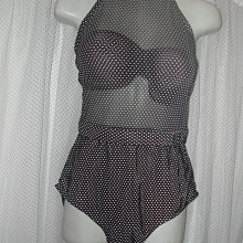 連身泳裝＊╮莎莎小舖  俏麗吸睛條紋連身裙式泳衣泳裝顯瘦連體泳裝泳衣G17050，直購價780元 歷史價格詳細信息