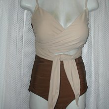 連身泳裝＊╮莎莎小舖  俏麗吸睛條紋連身裙式泳衣泳裝顯瘦連體泳裝泳衣G17050，直購價780元 歷史價格詳細信息