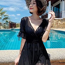 泳衣女夏季連體2024新款爆款保守微胖女孩顯瘦遮肚防曬大碼遊泳衣 歷史價格詳細信息