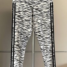 Adidas 女生天鵝絨裸粉立領外套XS 歷史價格詳細信息